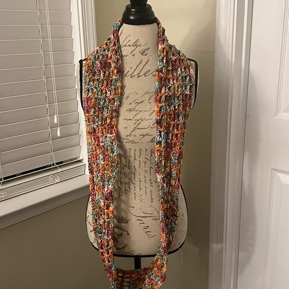 Handmade infinity scarf fall colors - Picture 4 of 6